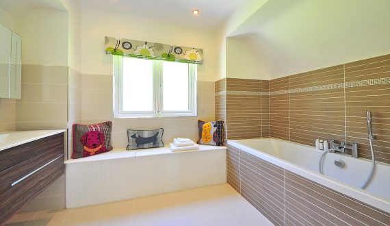 bathroom-1336162_1280